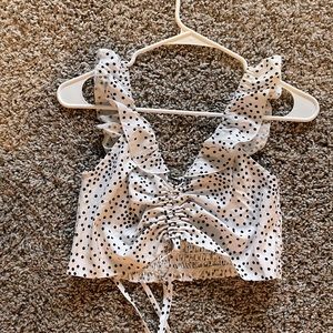 WHITE AND BLACK CROP TOP